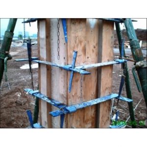 Ứng dụng gông cột ván khuôn