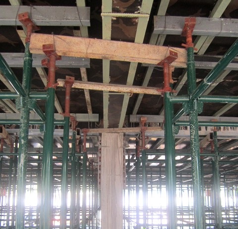 Ảnh hưởng của kích tăng với giàn giáo